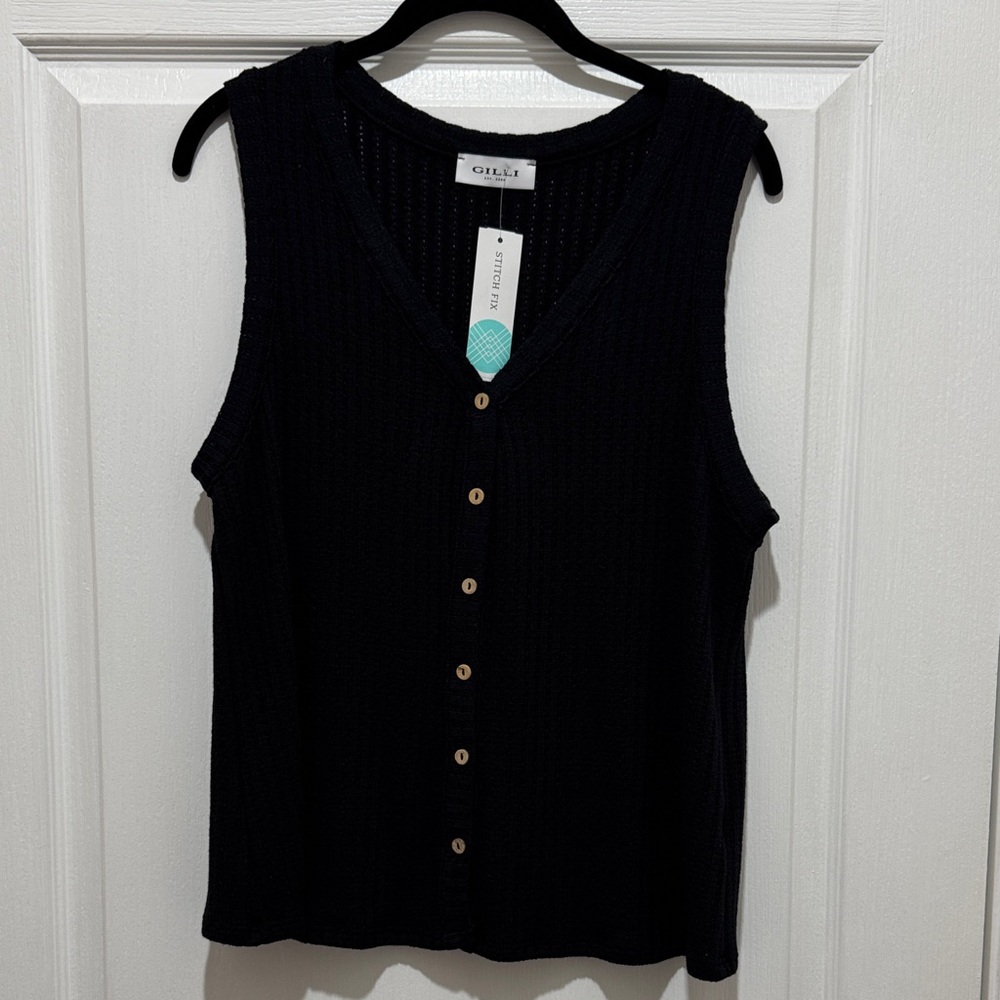 Gilli Black Button-Front Tank Top